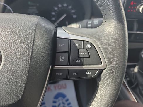 Used 2024 Toyota Sienna XLE image 26