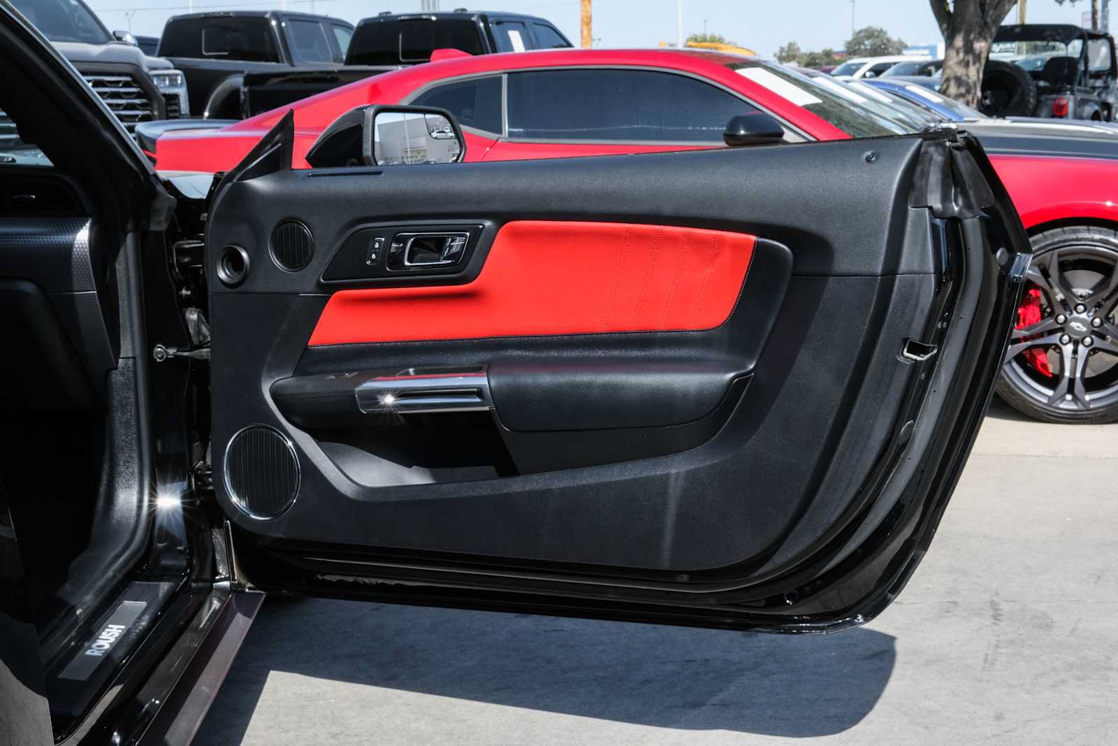 Used 2016 Ford Mustang GT Premium w/ GT Performance Package RWD image 33