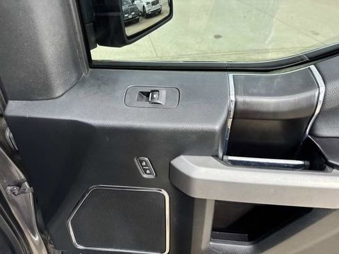 Certified 2018 Ford F150 Platinum w/ Equipment Group 701A Luxury image 16