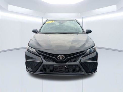 Used 2023 Toyota Camry SE FWD image 8