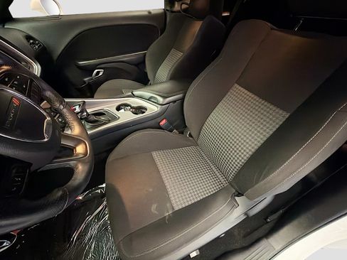 Used 2022 Dodge Challenger R/T RWD image 11