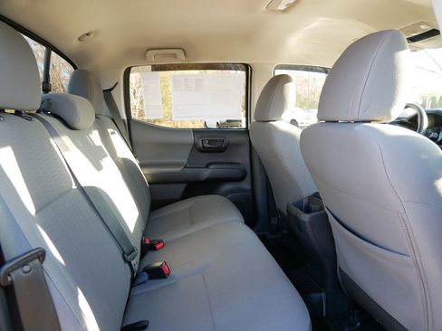 Used 2019 Toyota Tacoma SR image 23
