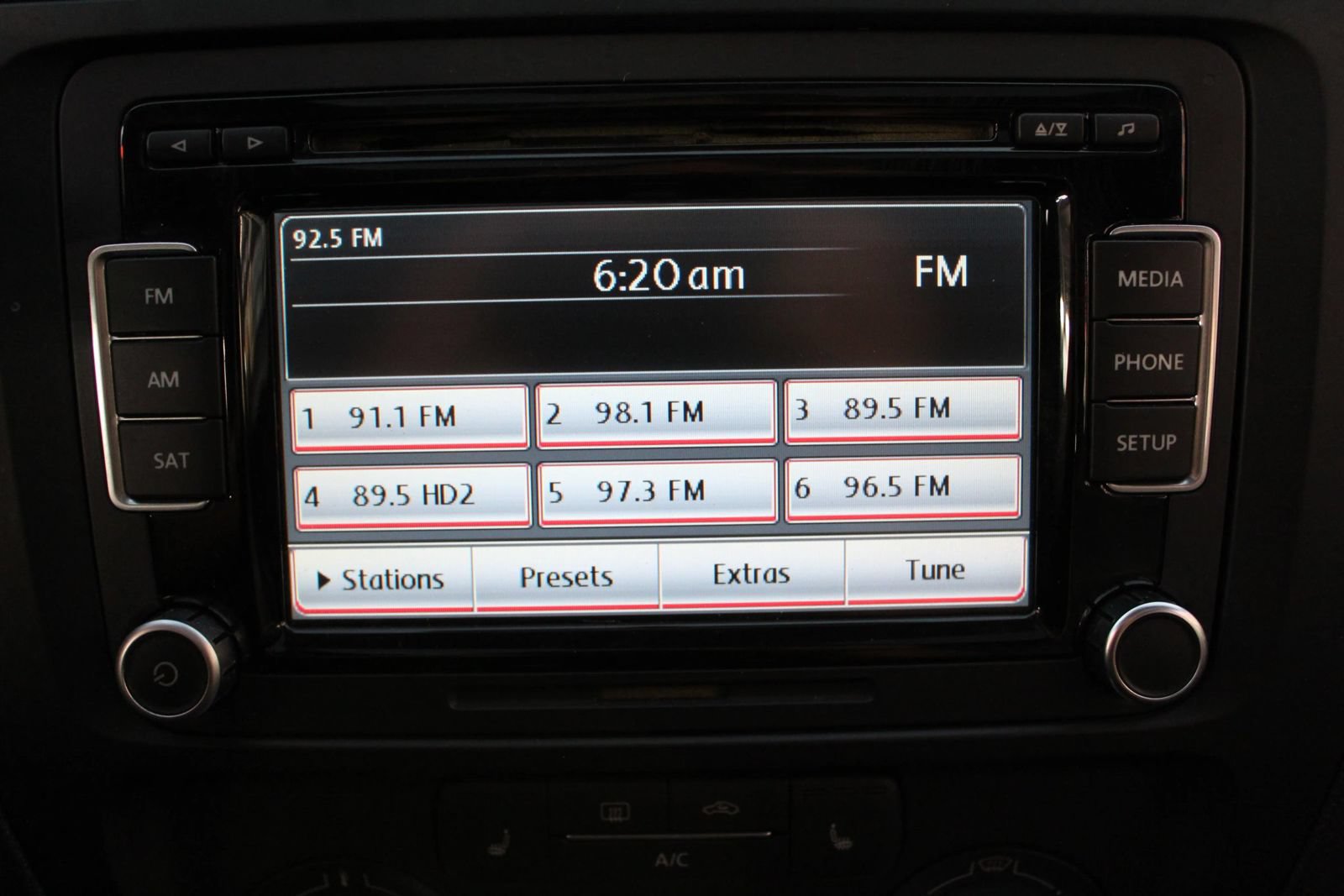 Used 2013 Volkswagen Jetta SE FWD image 17