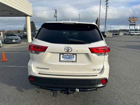 Used 2018 Toyota Highlander Plus w/ Protection Package #3 image 4