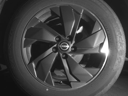 Used 2025 Nissan Rogue SV image 14