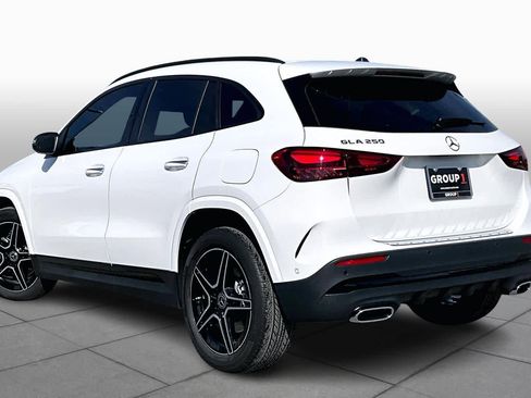 Used 2025 Mercedes-Benz GLA 250 image 12