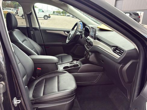 Used 2022 Ford Escape SEL w/ Equipment Group 302A AWD/4WD image 12