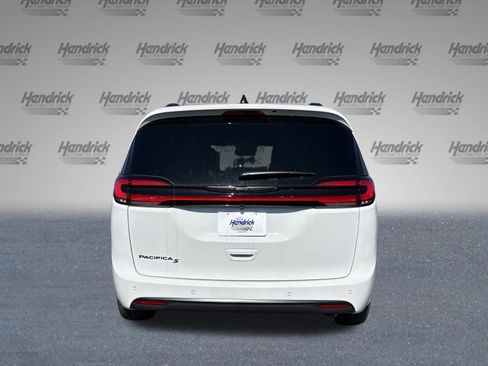 New 2026 Chrysler Pacifica Select image 7