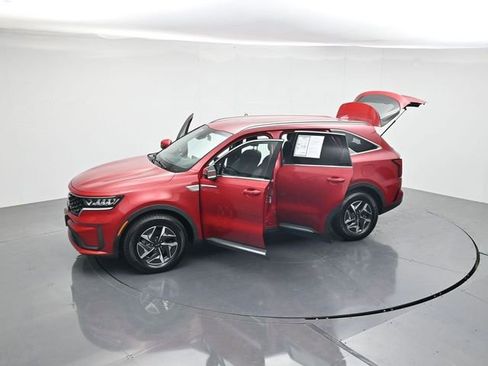 Used 2021 Kia Sorento S FWD image 47