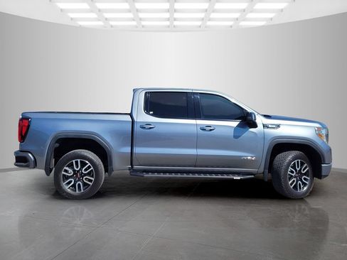 Used 2021 GMC Sierra 1500 AT4 w/ Technology Package AWD/4WD image 3