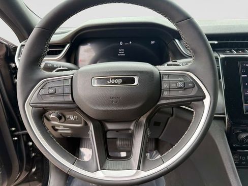 Used 2024 Jeep Grand Cherokee Altitude AWD/4WD image 26