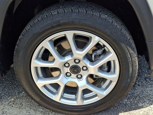 Used 2025 Jeep Compass Limited AWD/4WD image 8