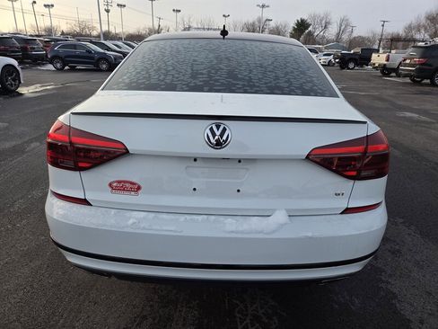Used 2018 Volkswagen Passat 3.6 image 4
