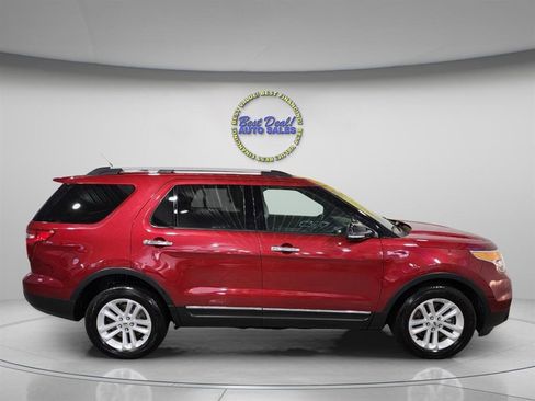 Used 2014 Ford Explorer XLT w/ Equipment Group 202A AWD/4WD image 7