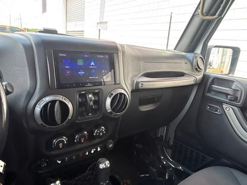 Used 2016 Jeep Wrangler Unlimited Sport w/ Quick Order Package 24S AWD/4WD image 14