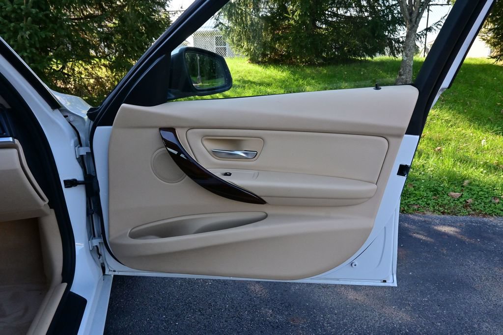 Used 2013 BMW 328i xDrive Sedan AWD/4WD image 20