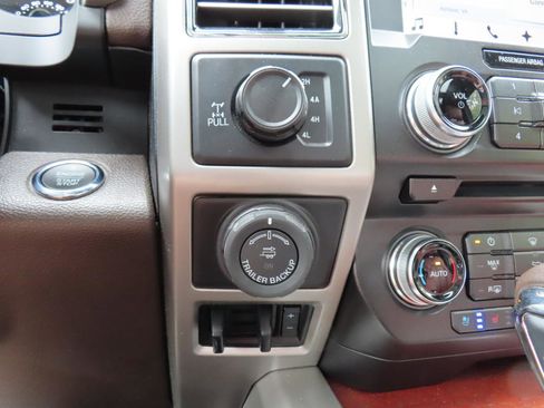 Used 2018 Ford F150 King Ranch w/ Equipment Group 601A Luxury image 31