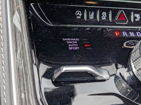 Used 2022 Jeep Wagoneer Series II image 27