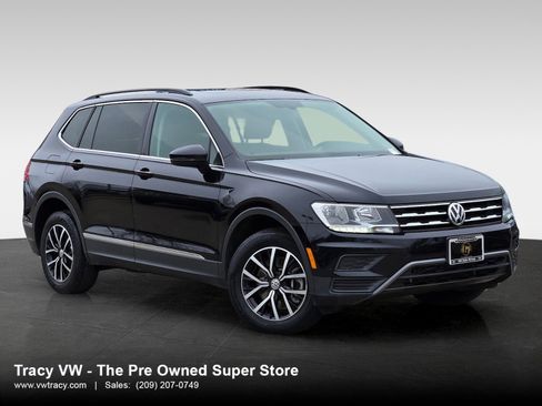Used 2021 Volkswagen Tiguan SE w/ Panoramic Sunroof Package image 1