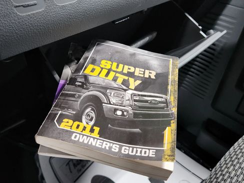 Used 2011 Ford F250 XLT w/ XLT Premium Pkg image 33