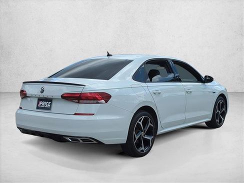 Used 2022 Volkswagen Passat 2.0T R-Line image 5