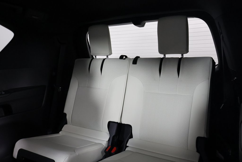 Certified 2026 Lexus LX 600 4WD w/ Luxury Package image 12