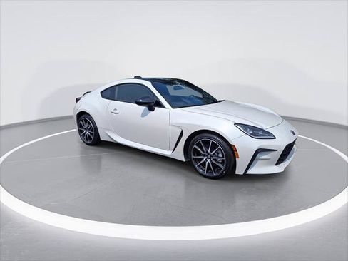 Certified 2024 Toyota GR86 RWD image 3