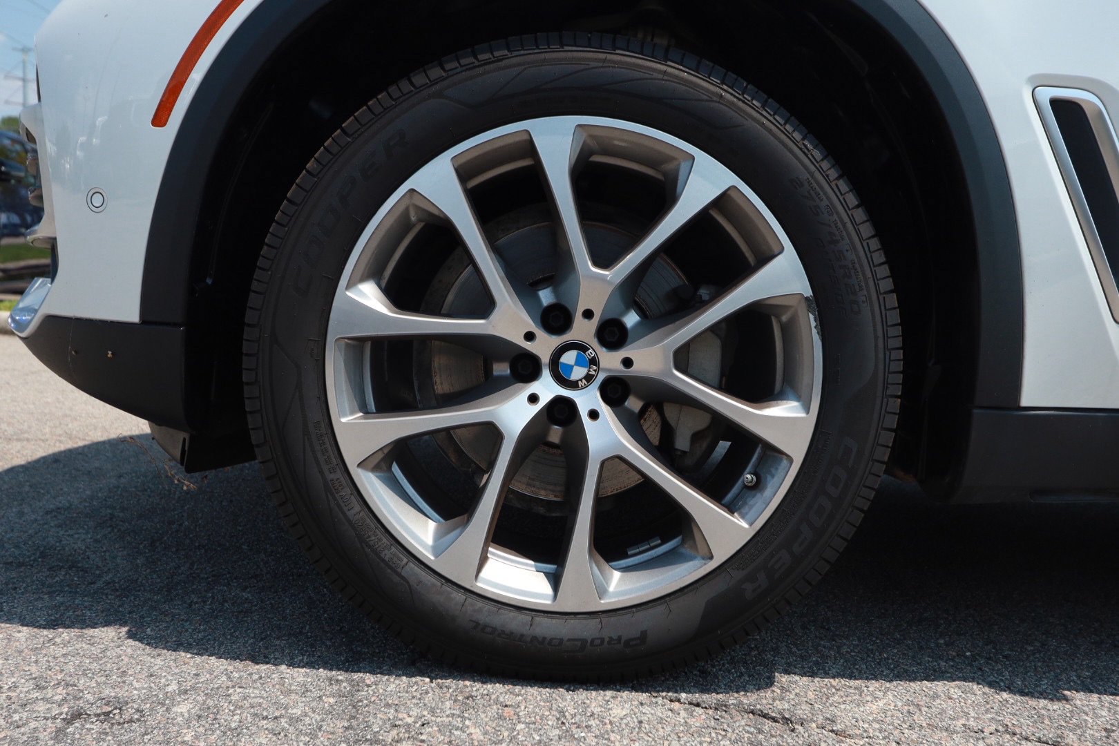 Used 2022 BMW X5 xDrive40i w/ Premium Package AWD/4WD image 9