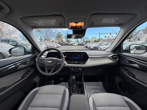 Used 2025 Chevrolet TrailBlazer LT AWD/4WD image 15