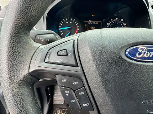 Used 2020 Ford Edge SE image 26