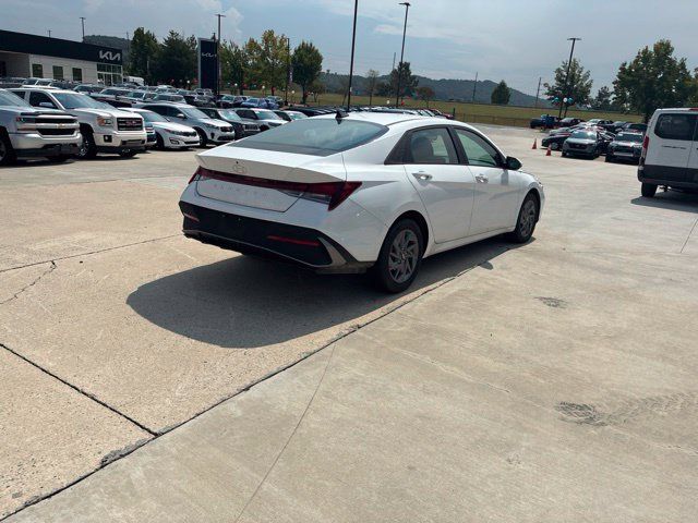 Used 2024 Hyundai Elantra SEL FWD image 36