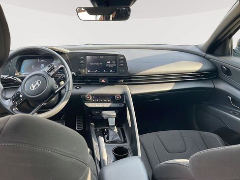 Used 2025 Hyundai Elantra Sport FWD image 23