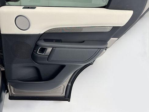 Used 2021 Land Rover Discovery HSE R-Dynamic AWD/4WD image 26