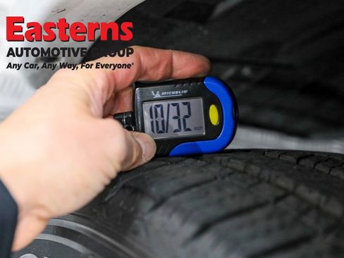 Used 2023 Nissan Armada SL w/ Captain's Chairs Package image 29