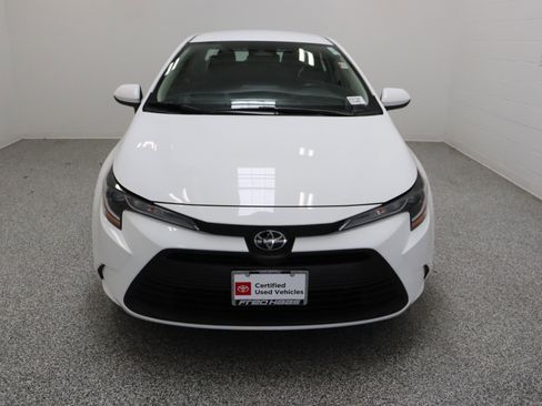 Used 2025 Toyota Corolla LE FWD image 3
