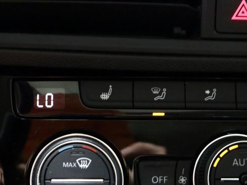 Used 2019 Volkswagen Jetta SEL FWD image 4
