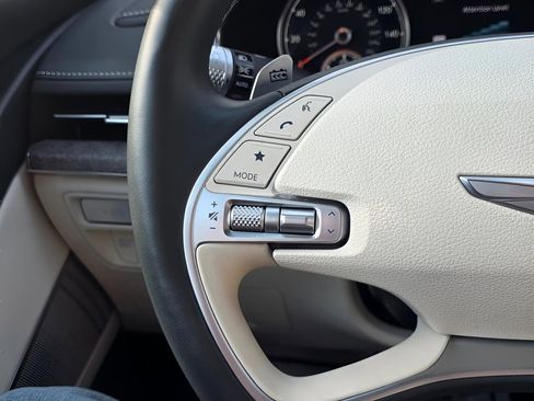 Used 2024 Genesis G80 image 21