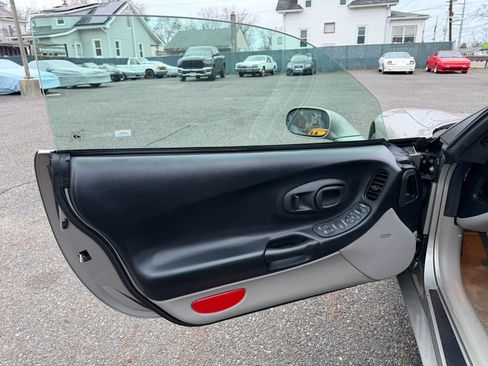 Used 2000 Chevrolet Corvette Coupe w/ Memory Pkg image 13