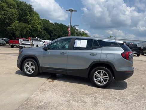 Used 2023 GMC Terrain SLE FWD image 6