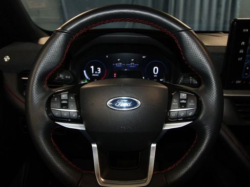 Used 2025 Ford Explorer ST-Line image 12