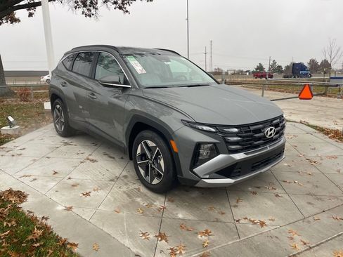 Certified 2025 Hyundai Tucson SEL FWD image 2