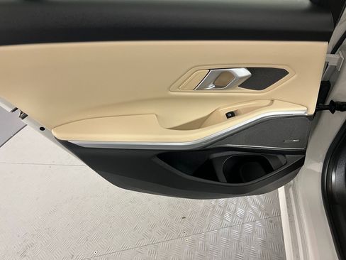 Used 2025 BMW 330i xDrive Sedan w/ Premium Package AWD/4WD image 30