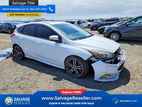 Used 2017 Ford Focus ST w/ Equipment Group 401A FWD image 5