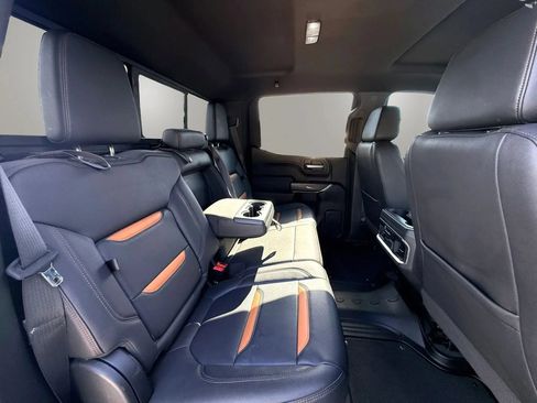 Used 2021 GMC Sierra 1500 AT4 w/ AT4 Premium Package AWD/4WD image 17