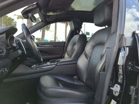 Used 2020 Maserati Levante S image 9