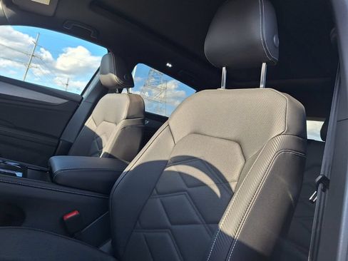 New 2026 Volkswagen Atlas Cross Sport SE FWD image 11