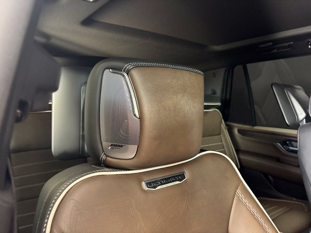 Used 2025 GMC Yukon Denali Ultimate w/ LPO, Floor Liner Package AWD/4WD image 15