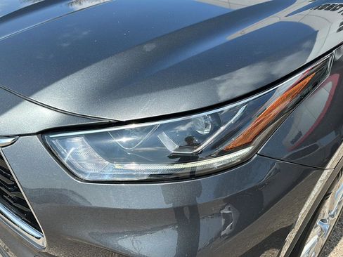 Used 2024 Toyota Highlander Limited image 11