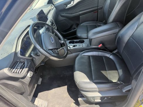 Used 2022 Ford Escape SEL w/ Technology Package AWD/4WD image 22