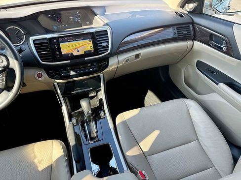 Used 2017 Honda Accord EX-L image 30